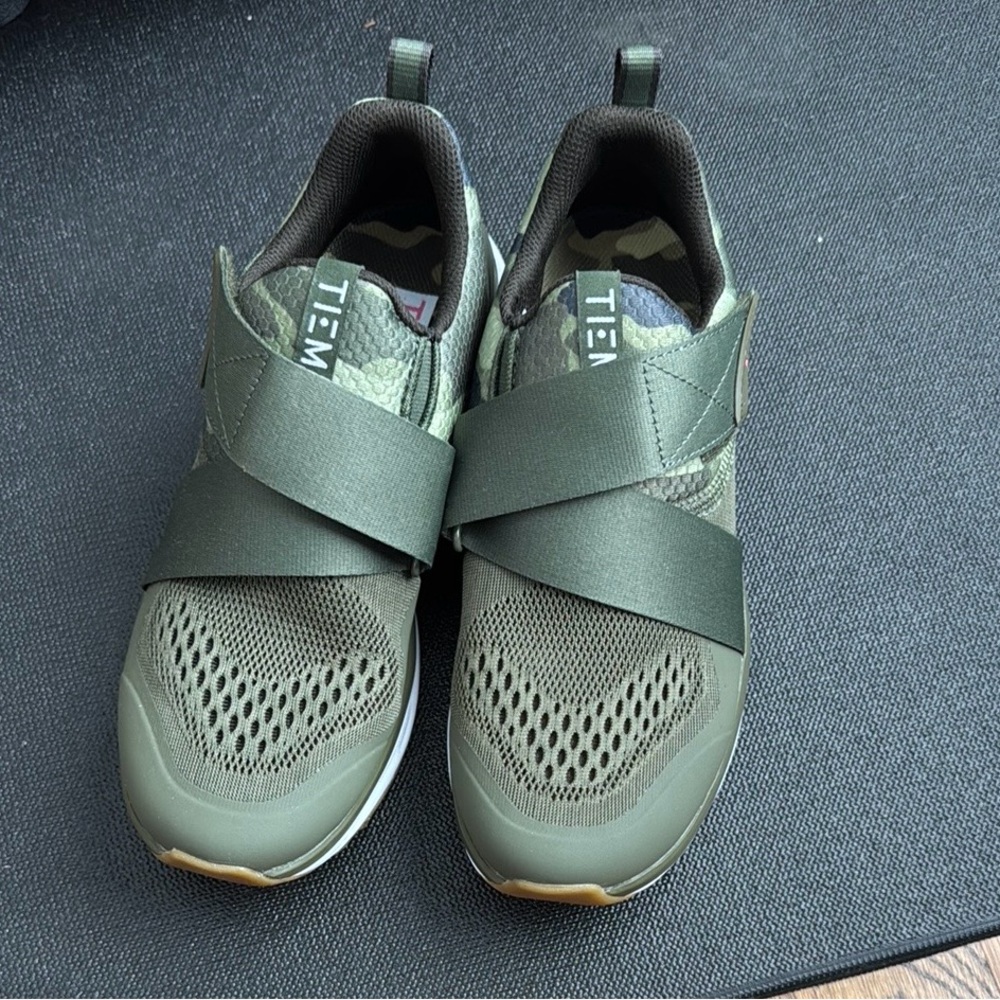 TEM Green Women's Sneakers